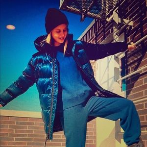 The Super Puff Mid Aritzia